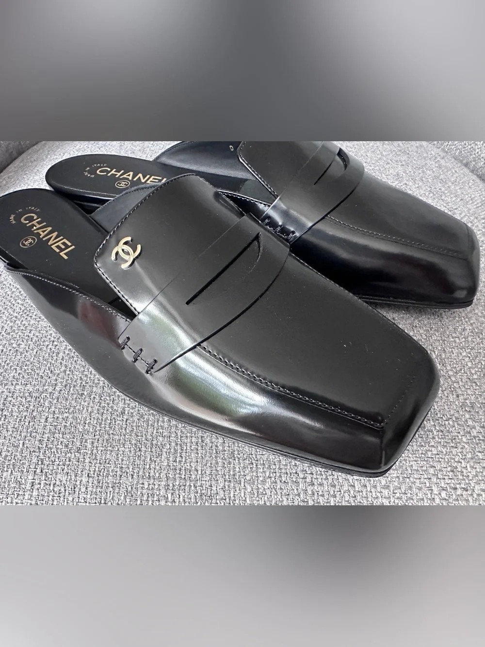 2026 CHANEL BLACK LEATHER SLIDES MULES HALF LOAFER SHOES GOLD CC LOGO 40.5 BLAZY